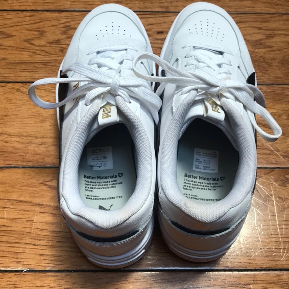 Ladies puma size 7 sneakers. Worn once.